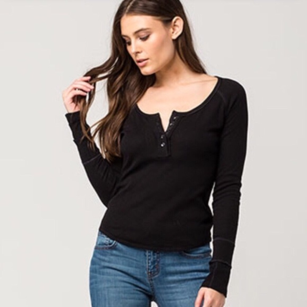 SOLD ⚠️ Free People Sugar & Spice Henley Tee